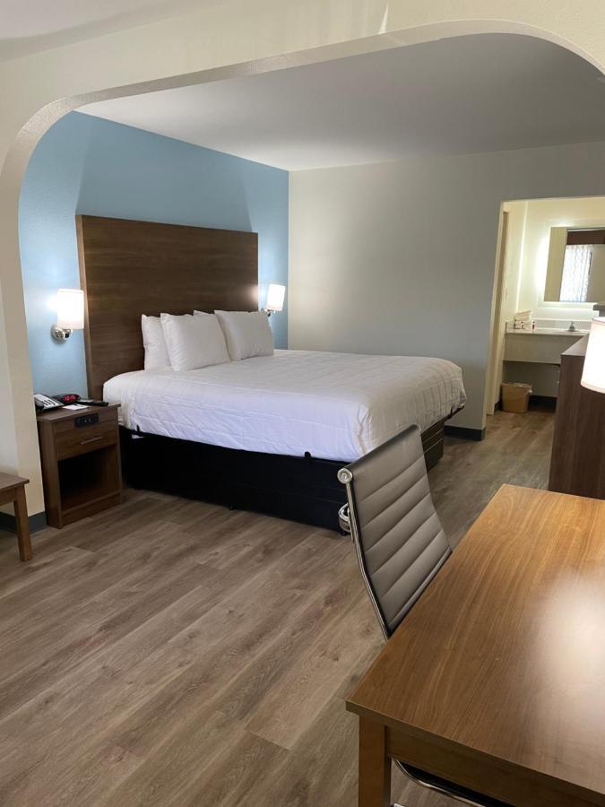 Baymont By Wyndham Biloxi - Ocean Springs Motel Eksteriør billede