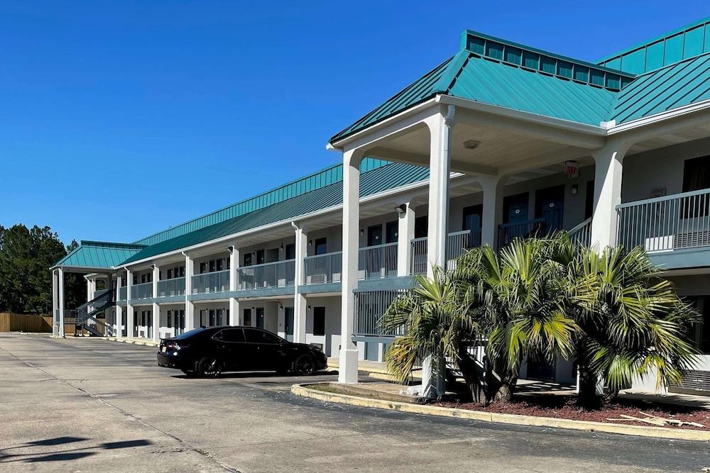 Baymont By Wyndham Biloxi - Ocean Springs Motel Eksteriør billede