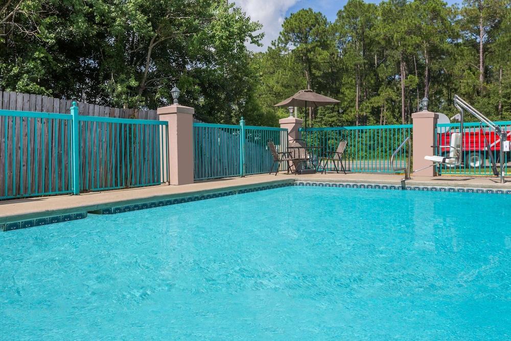Baymont By Wyndham Biloxi - Ocean Springs Motel Eksteriør billede