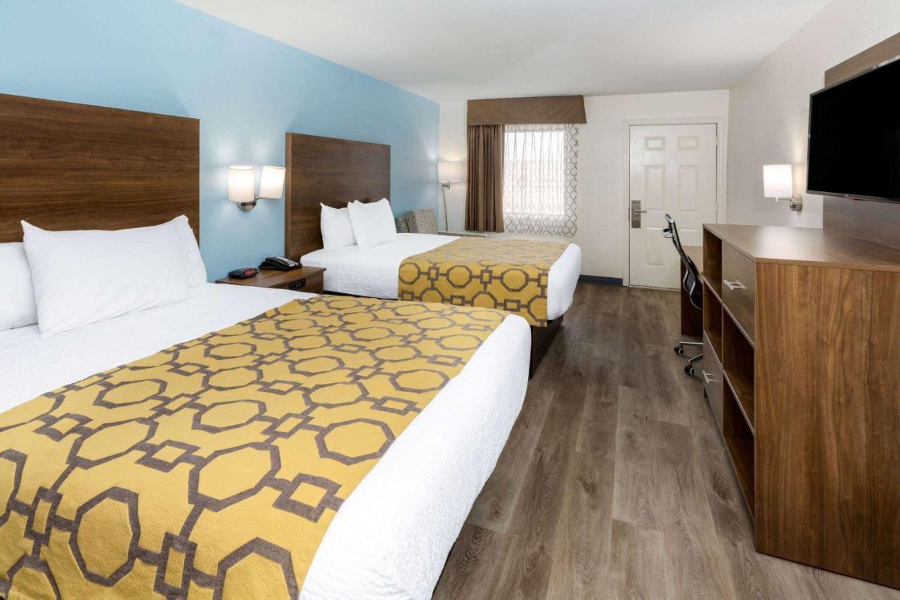 Baymont By Wyndham Biloxi - Ocean Springs Motel Eksteriør billede