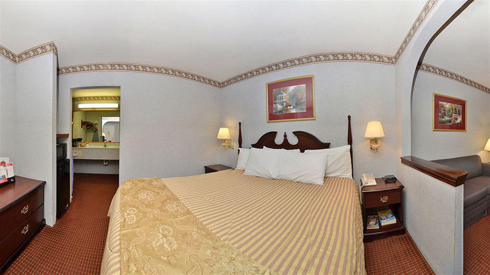 Baymont By Wyndham Biloxi - Ocean Springs Motel Eksteriør billede