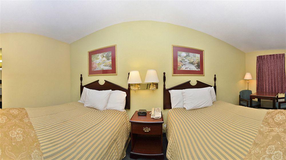 Baymont By Wyndham Biloxi - Ocean Springs Motel Eksteriør billede