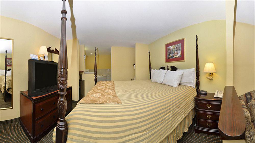 Baymont By Wyndham Biloxi - Ocean Springs Motel Eksteriør billede